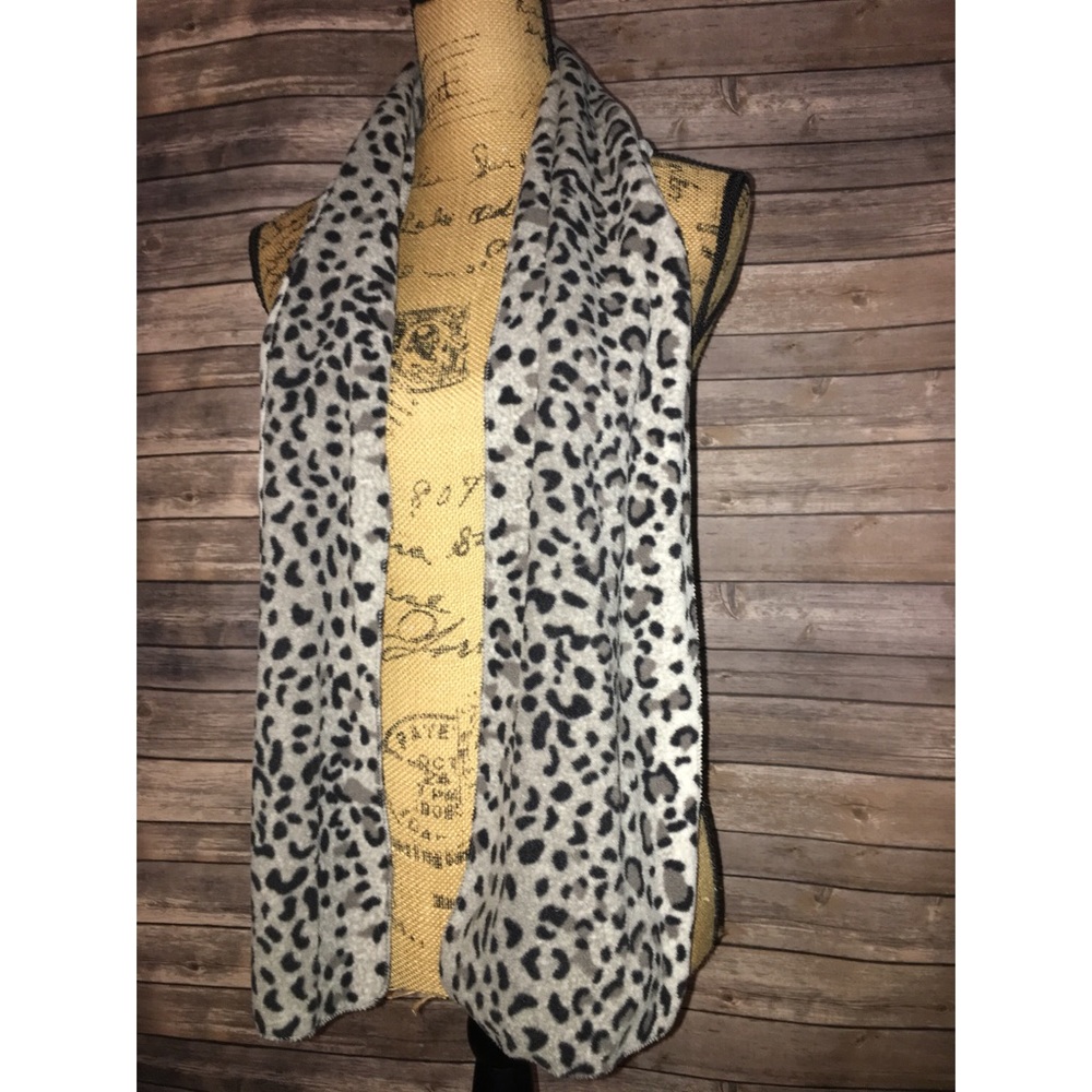 🧣Animal Print Scarf - Picture 2 of 4